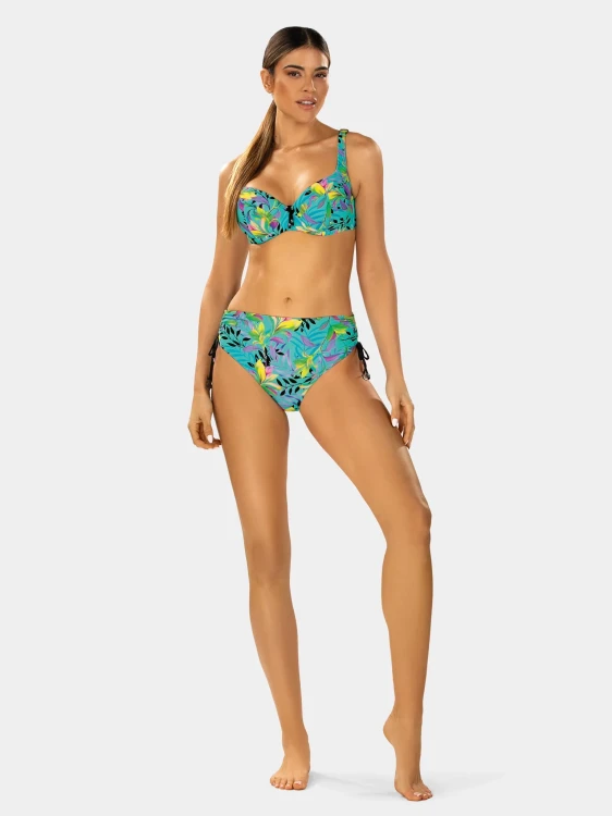 zielone-figi-kapielowe-wysoki-stan-fd90-exotic-print-FD90-906-modelka1.webp