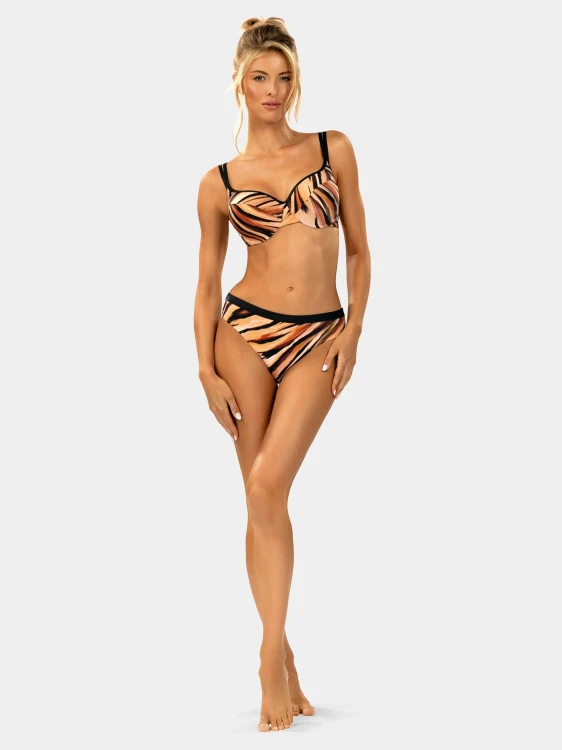 klasyczne-figi-kapielowe-wyszczuplajacy-pas-animal-print-FD20-903-modelka1.webp